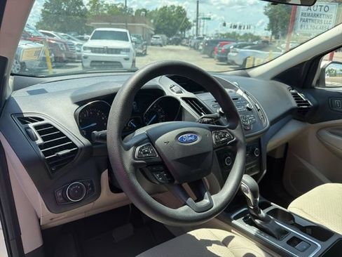 Used 2018 Ford Escape SE FWD image 9