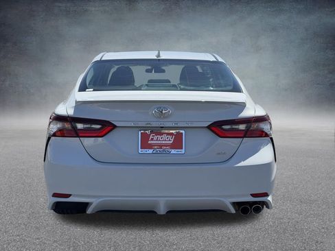 Used 2024 Toyota Camry SE image 5