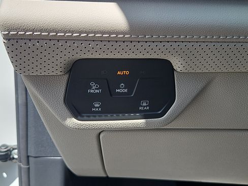 New 2026 Volkswagen Atlas SE AWD/4WD image 9