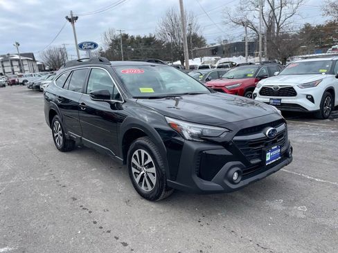 Used 2025 Subaru Outback Premium image 7