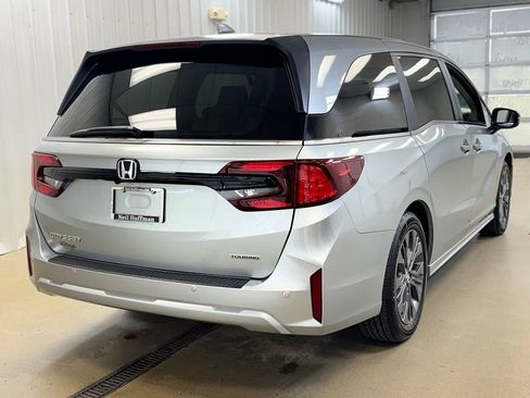 Used 2026 Honda Odyssey Touring image 5