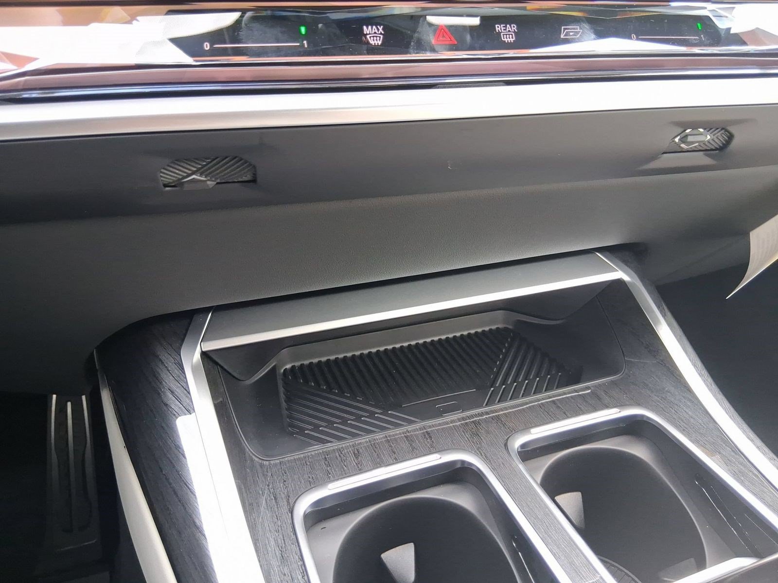 Used 2026 BMW i7 eDrive50 w/ M Sport Package RWD image 28