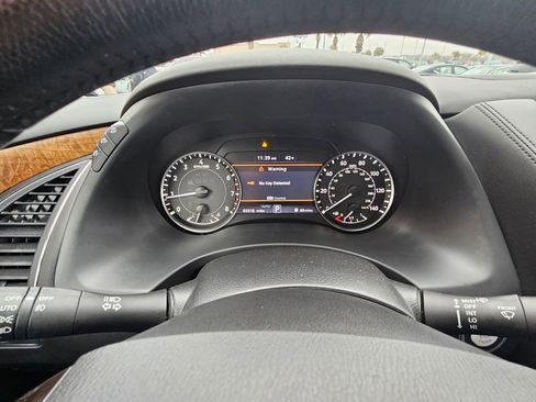 Used 2022 Nissan Armada SL w/ Captain's Chairs Package image 20