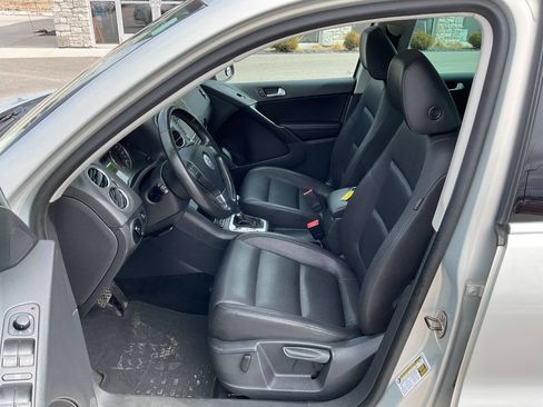 Used 2010 Volkswagen Tiguan S image 13
