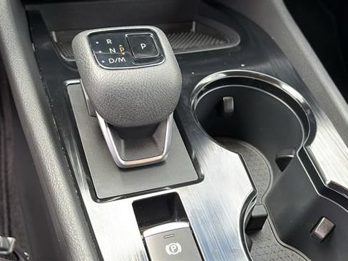Used 2023 Nissan Rogue SV AWD/4WD image 19