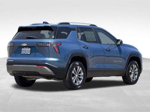 Used 2025 Chevrolet Equinox LT w/ Convenience Package II FWD image 5