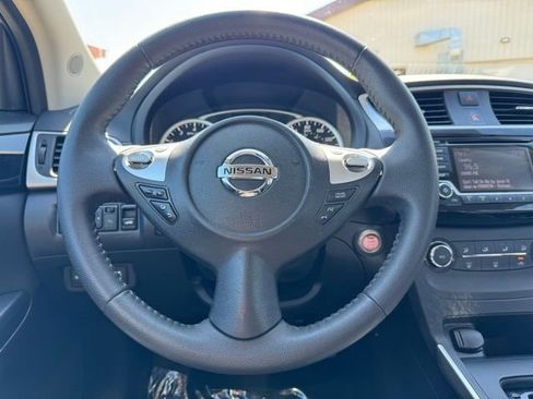 Used 2017 Nissan Sentra SV image 19