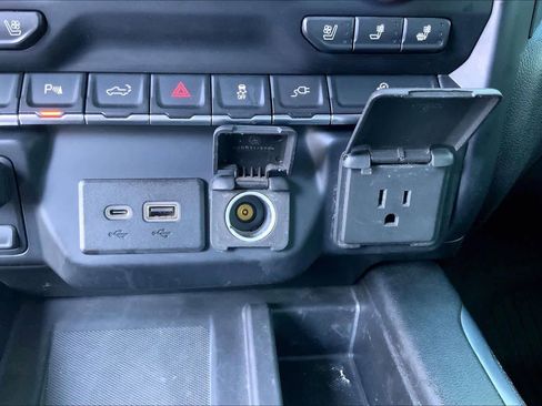 Used 2020 GMC Sierra 2500 AT4 w/ AT4 Premium Package image 31