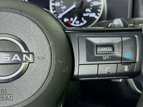 Used 2023 Nissan Rogue SV FWD image 13