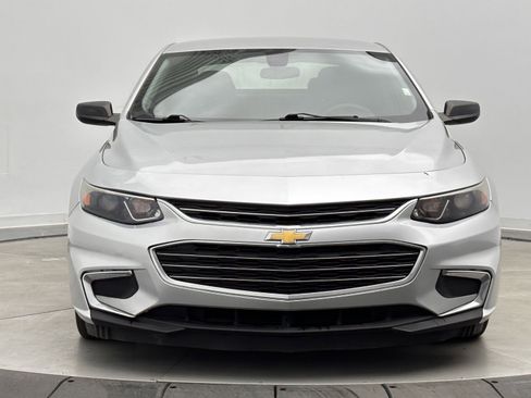 Used 2018 Chevrolet Malibu LS image 2