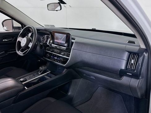 Used 2022 Nissan Pathfinder SV w/ SV Premium Package image 26