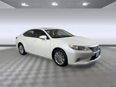 Used 2013 Lexus ES 350 w/ Luxury Pkg FWD image 7