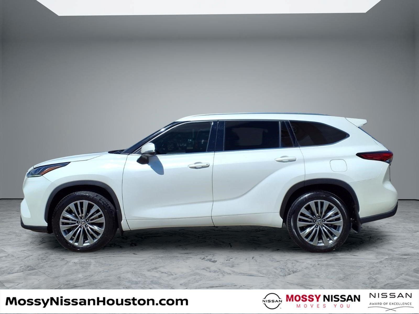 Used 2021 Toyota Highlander Platinum FWD image 5