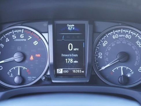 Used 2021 Toyota Tacoma TRD Sport image 23