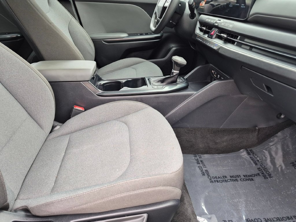 Used 2025 Kia K4 FWD image 30