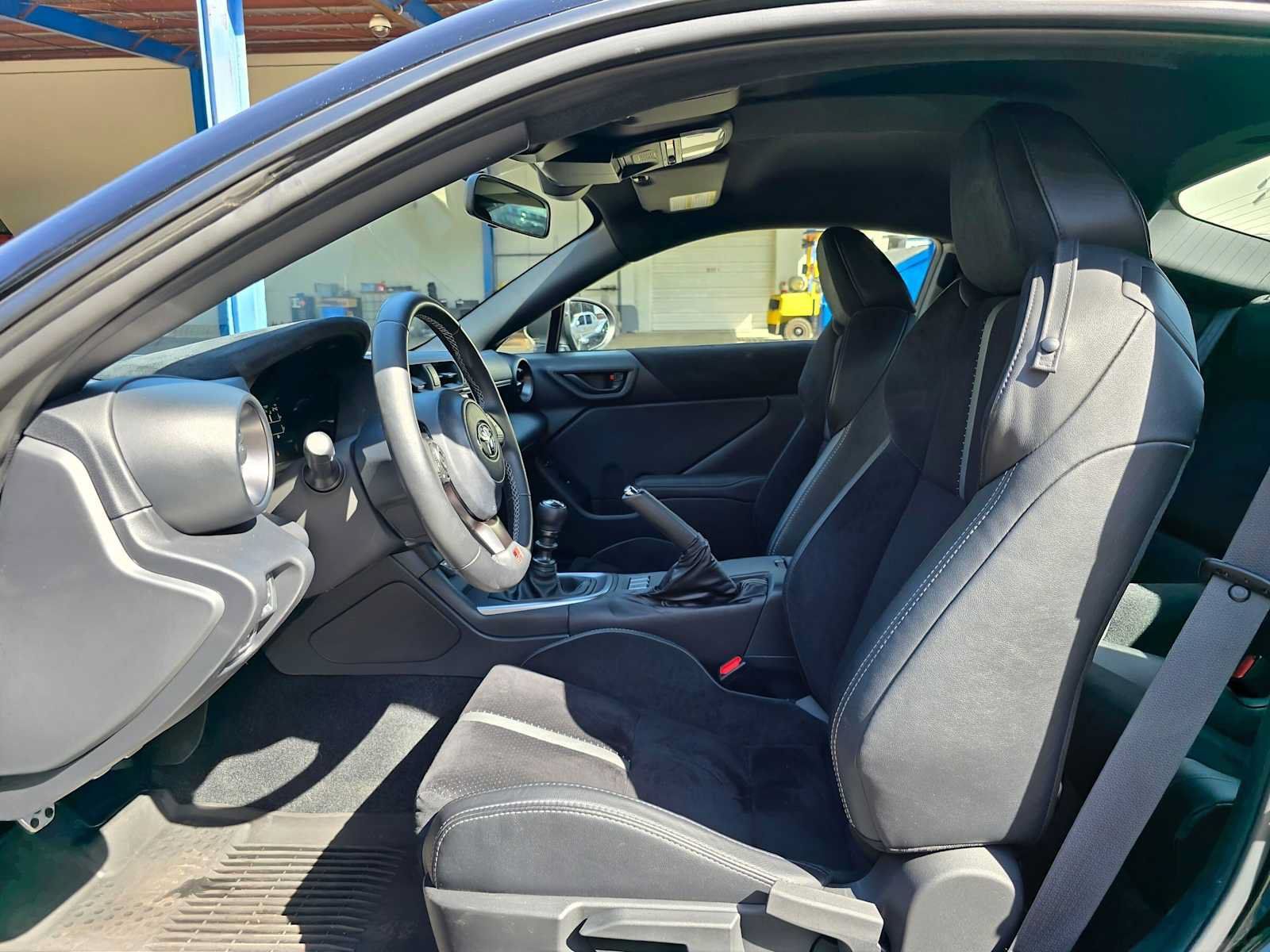 Used 2025 Toyota GR86 Premium w/ ALL Weather Mat Package (TMS) RWD image 19