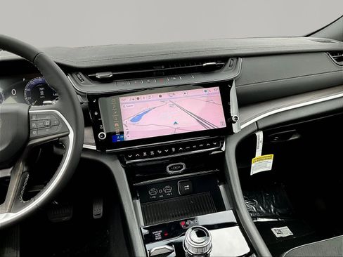 New 2026 Jeep Grand Cherokee Altitude AWD/4WD image 11
