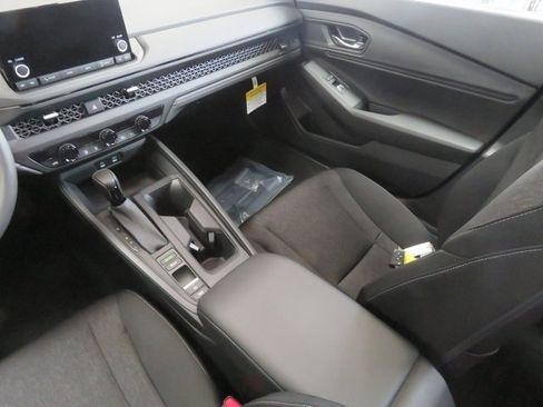 Used 2023 Honda Accord EX image 15