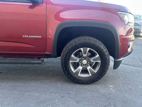 Used 2015 Chevrolet Colorado Z71 AWD/4WD image 11