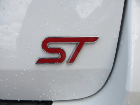 Used 2020 Ford Explorer ST w/ Premium Technology Package image 8