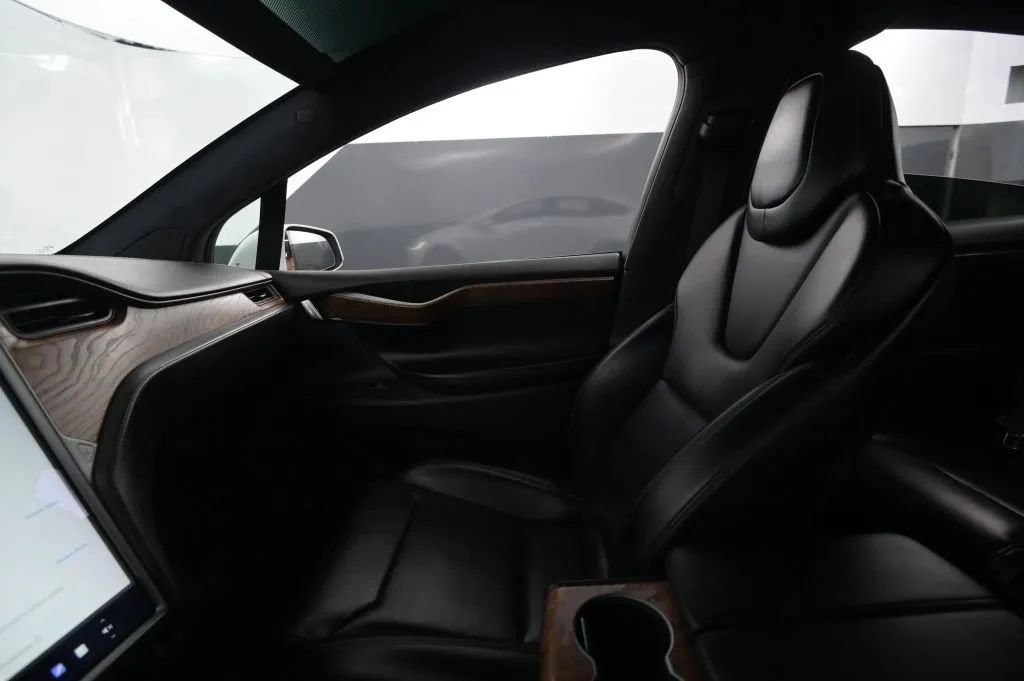 Used 2020 Tesla Model X Long Range AWD/4WD image 26