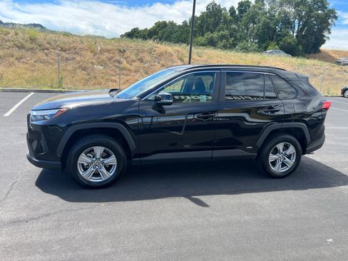 Certified 2025 Toyota RAV4 XLE AWD/4WD image 7