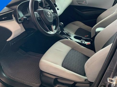 Used 2025 Toyota Corolla SE w/ SE Package FWD image 3