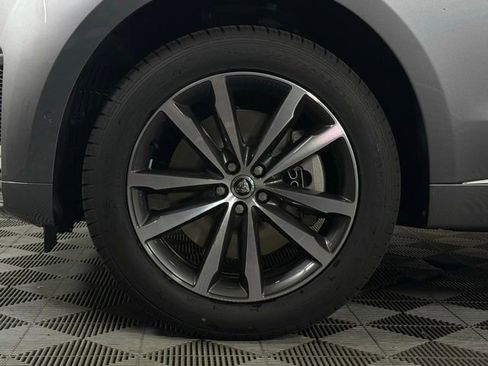 Certified 2026 Jaguar F-PACE R-Dynamic S image 11