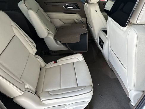 New 2026 GMC Yukon XL Denali w/ Denali Reserve Package AWD/4WD image 39