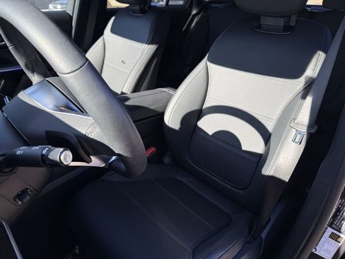 Certified 2025 Mercedes-Benz GLC 300 4MATIC image 33