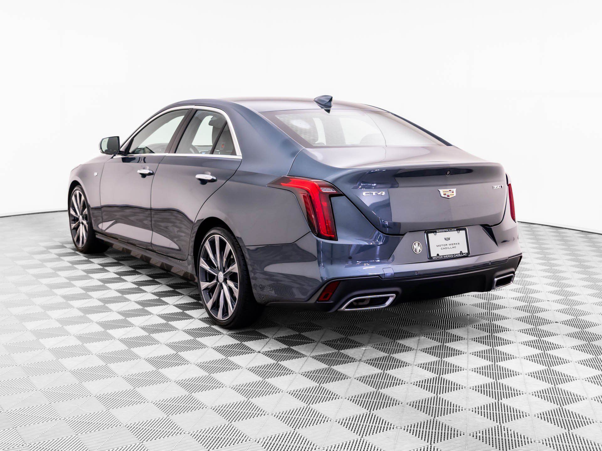 Used 2022 Cadillac CT4 Premium Luxury RWD image 3