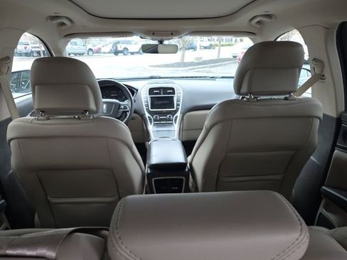 Used 2019 Lincoln Nautilus Reserve image 11