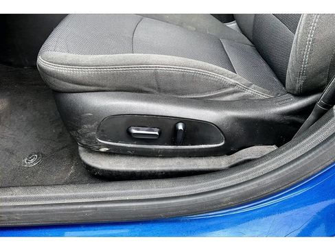 Used 2018 Chevrolet Cruze LT w/ Convenience Package FWD image 29