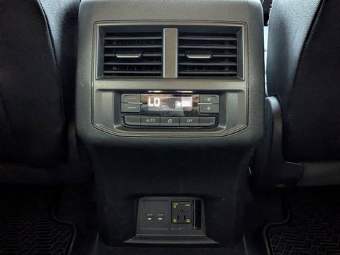 Used 2021 Volkswagen Atlas SE image 18