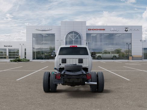 New 2025 RAM 5500 Tradesman AWD/4WD image 15