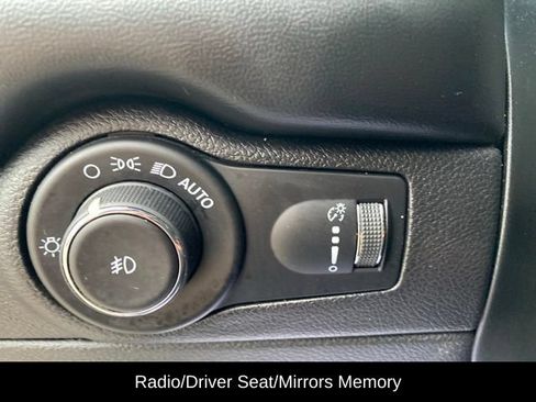 Used 2021 Dodge Durango GT RWD image 9