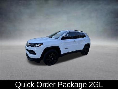 Certified 2022 Jeep Compass Latitude AWD/4WD image 3