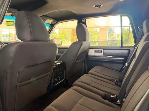 Used 2017 Ford Expedition XLT AWD/4WD image 19