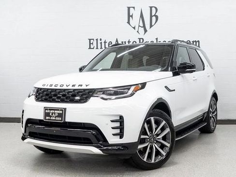 Used 2024 Land Rover Discovery Dynamic SE image 1