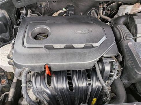 Used 2017 Hyundai Santa Fe Sport FWD image 20