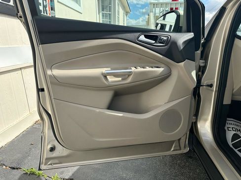 Used 2017 Ford Escape Titanium image 20