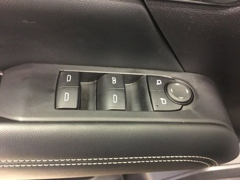 Used 2025 GMC Terrain Elevation image 32