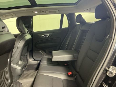 Used 2024 Volvo V60 B5 Cross Country Plus image 30