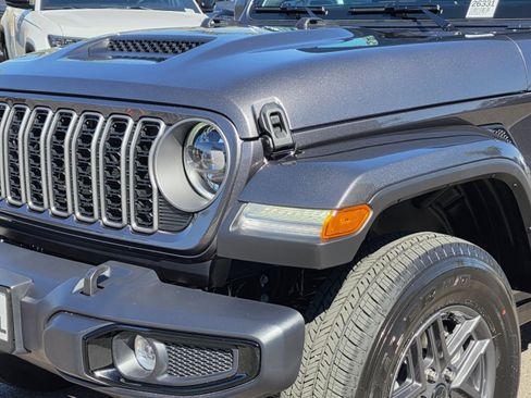 New 2026 Jeep Gladiator Sport AWD/4WD image 8