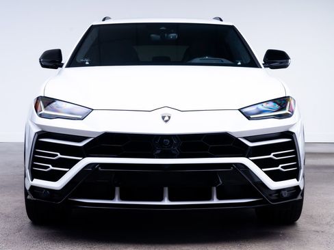 Used 2020 Lamborghini Urus AWD/4WD image 2