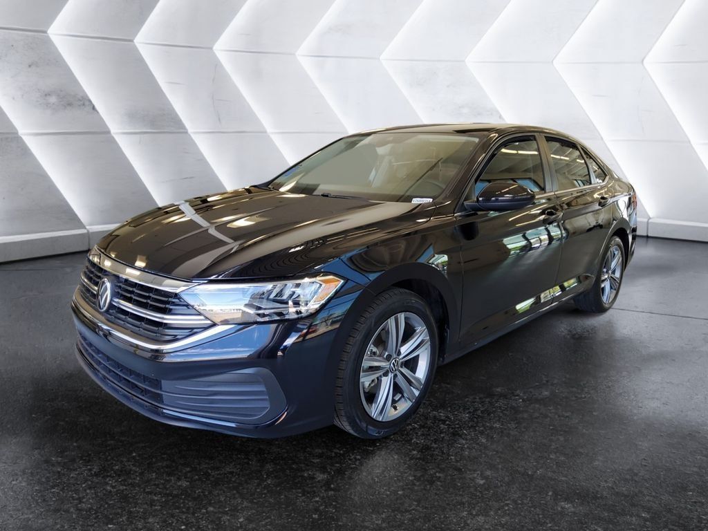 Used 2024 Volkswagen Jetta SE FWD image 3