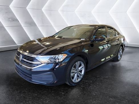 Used 2024 Volkswagen Jetta SE FWD image 3