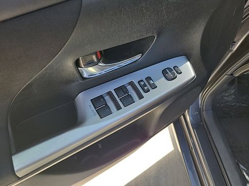 Used 2016 Toyota Prius V Three image 15