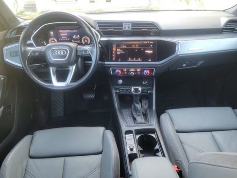 Used 2020 Audi Q3 2.0T Premium Plus w/ Premium Plus Package AWD/4WD image 16