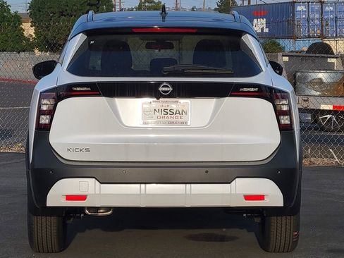 New 2026 Nissan Kicks SV w/ SV Premium Package image 18